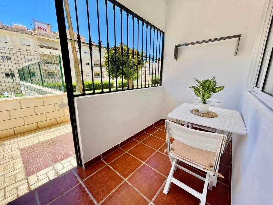 Apartamento Cerca De La Playa Torrecilla Nerja Exterior foto